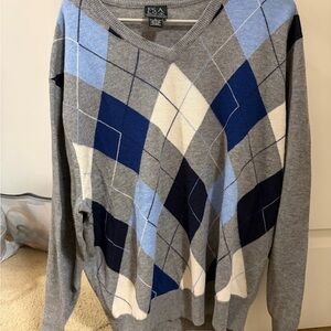 Jos. A. Bank V-Neck Sweater in Gray and Blue Argyle